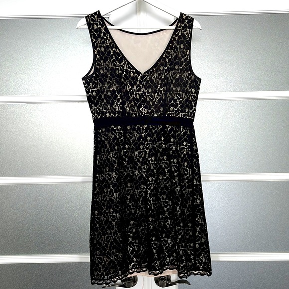 JACOB lace dress - Picture 3 of 13